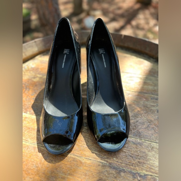 INC Gabriella Black Patent Leather peep toe 3" heels size 9.5 M - Picture 2 of 8